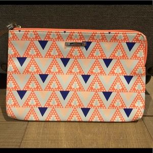 S & D Mosaic Triangle Capri Pouch Clutch